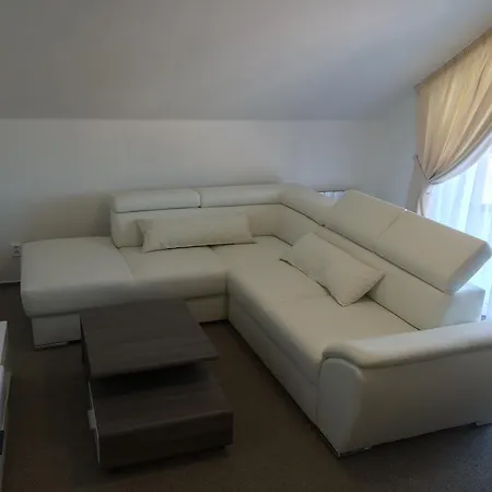 Villa Marcus - Rodinny Relax 200 M Od Penzionu Kometa, U Jezera S Grilem A Sdilenou Kuchyni-3